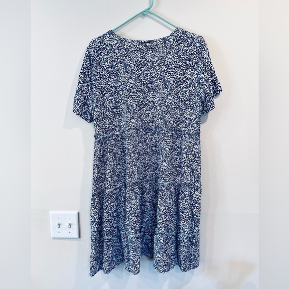🔥J.Crew Floral V-Neck Dress🔥 - Picture 2 of 6